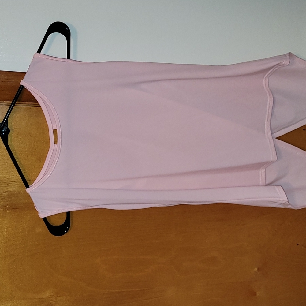 Unsure of the brand, size M, light pink